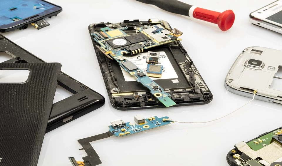 MOBILE PHONE HARDWARE REPAIRING TECHNICIAN